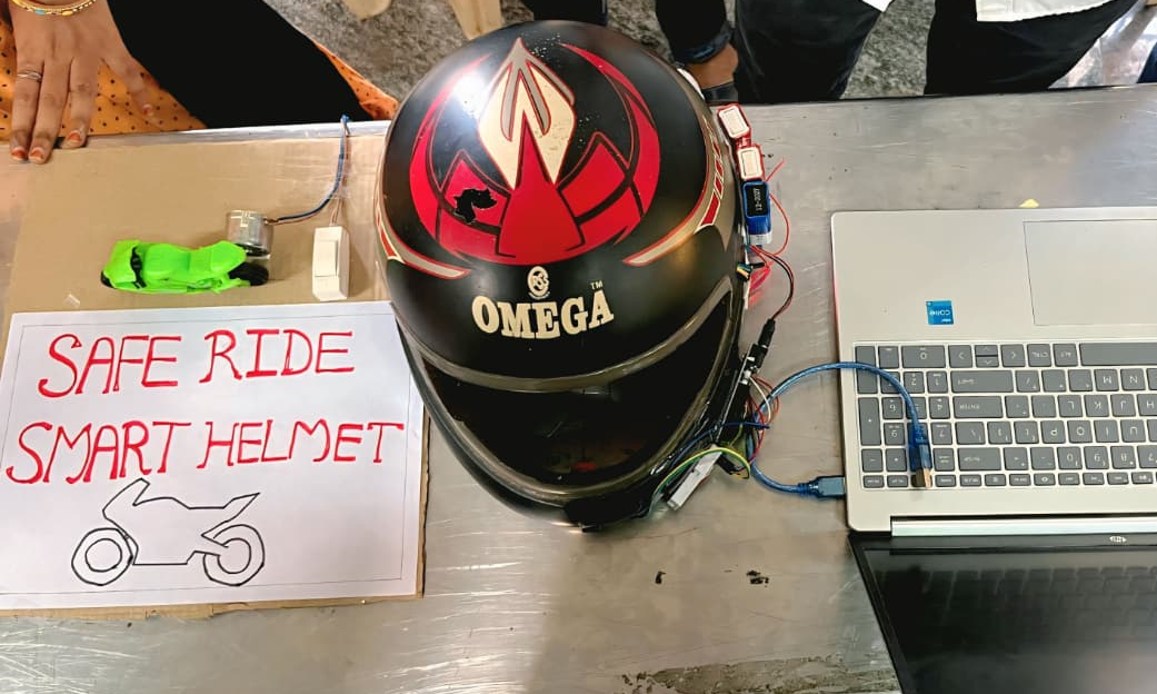 SAFE RIDE SMART HELMET